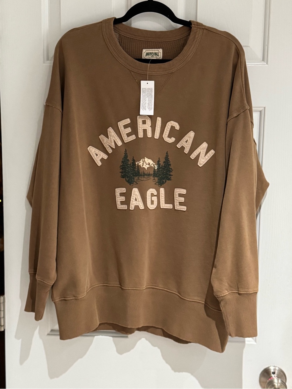 American Eagle Brown Crewneck with Mountain Graphic